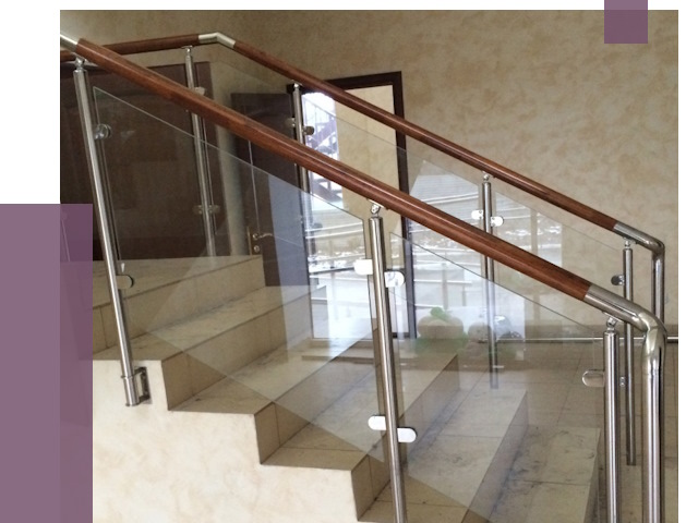 Комбинированные перила из металла и дерева в Ртищеве